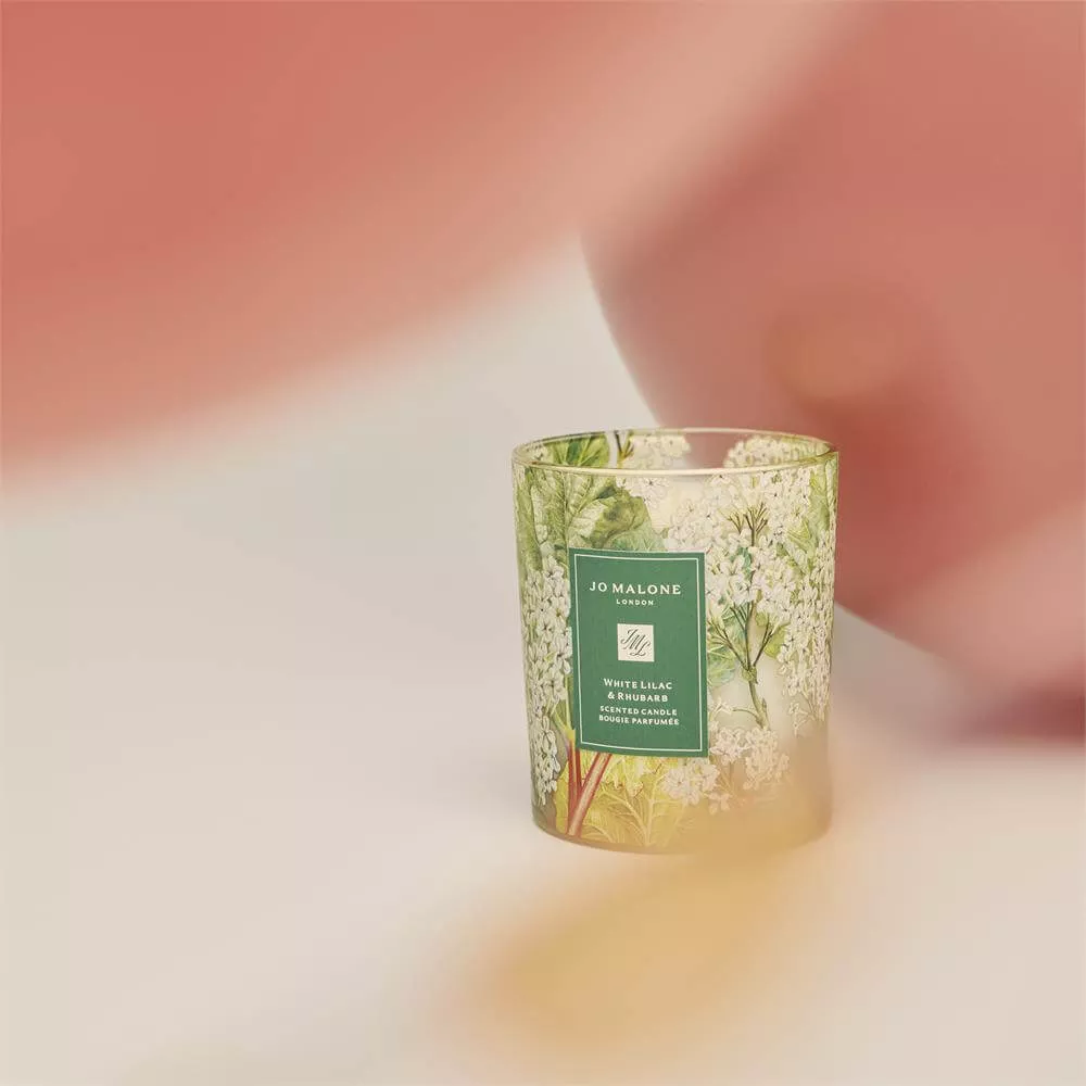 Jo Malone London White Lilac & Rhubarb Charity Classic Candle